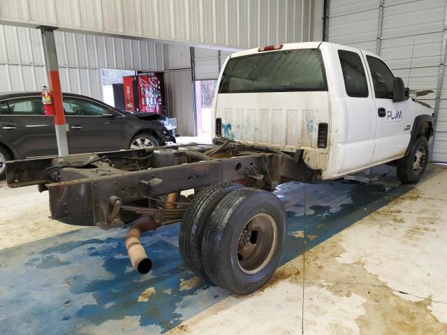 1GCJC39DX6E164418 - 2006 CHEVROLET SILVERADO C3500 WHITE photo 3