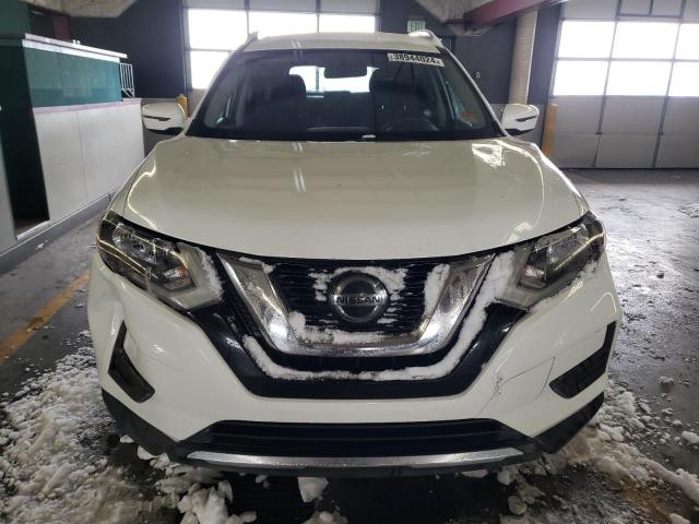 KNMAT2MTXJP584394 - 2018 NISSAN ROGUE S WHITE photo 5