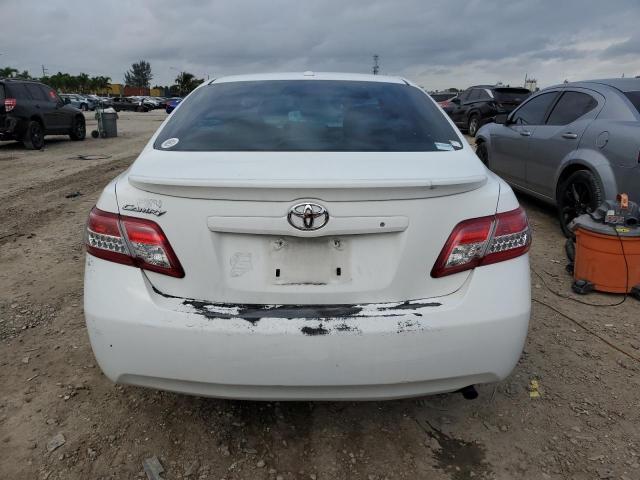 4T1BF3EK0BU589965 - 2011 TOYOTA CAMRY BASE WHITE photo 6