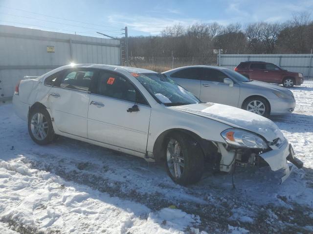 2G1WU583981210292 - 2008 CHEVROLET IMPALA LTZ WHITE photo 4