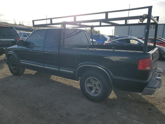 1GCCS19W728212645 - 2002 CHEVROLET S TRUCK S10 BLACK photo 2