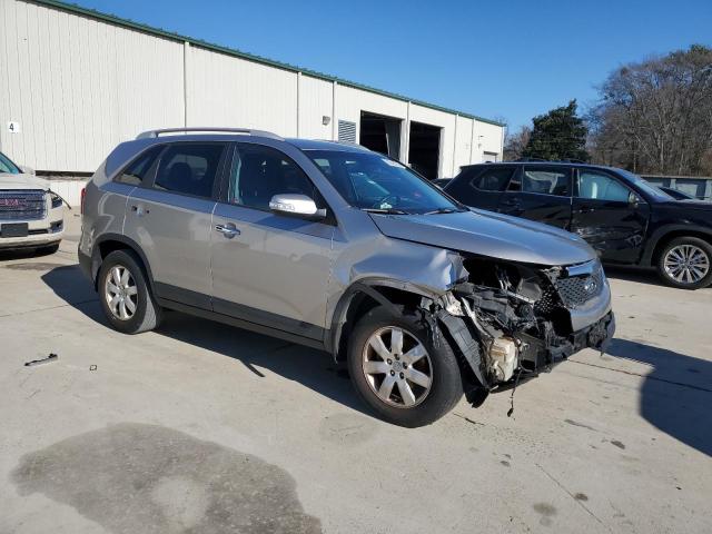 5XYKT4A66DG405953 - 2013 KIA SORENTO LX SILVER photo 4