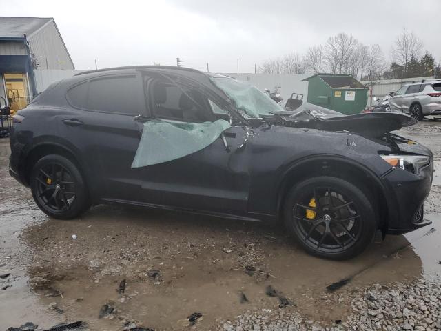 ZASPAKBN7M7D15706 - 2021 ALFA ROMEO STELVIO TI BLACK photo 4