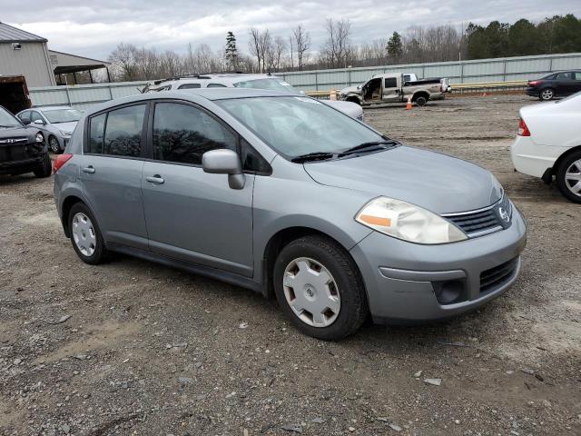 3N1BC13EX8L372007 - 2008 NISSAN VERSA S GRAY photo 4