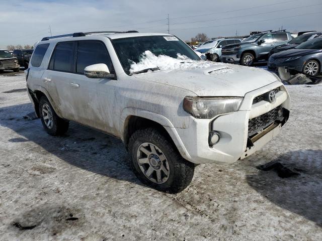 JTEBU5JRXG5314660 - 2016 TOYOTA 4RUNNER SR5/SR5 PREMIUM WHITE photo 4