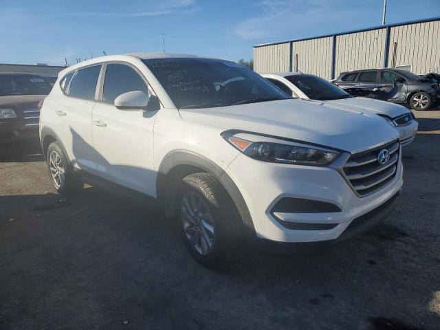 KM8J23A44HU403836 - 2017 HYUNDAI TUCSON SE WHITE photo 4