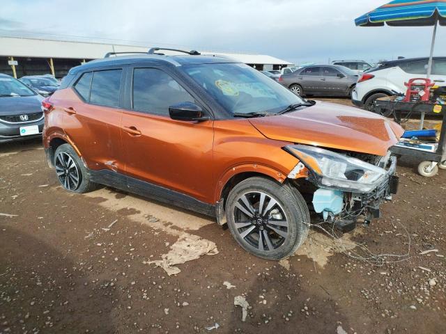 3N1CP5CV7LL513303 - 2020 NISSAN KICKS SV ORANGE photo 4