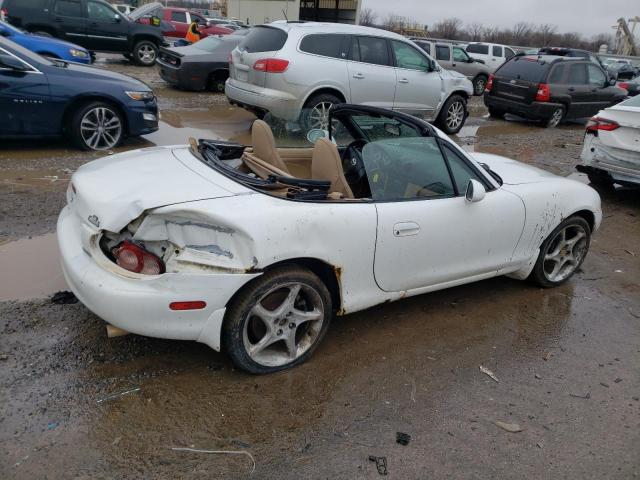 JM1NB353320229392 - 2002 MAZDA MX-5 MIATA BASE WHITE photo 3