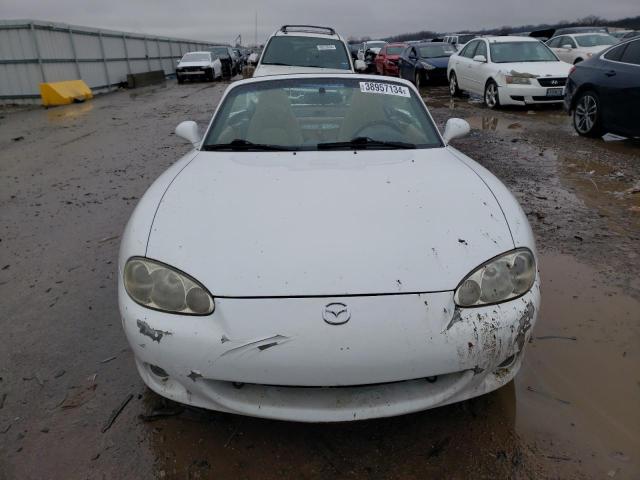 JM1NB353320229392 - 2002 MAZDA MX-5 MIATA BASE WHITE photo 5