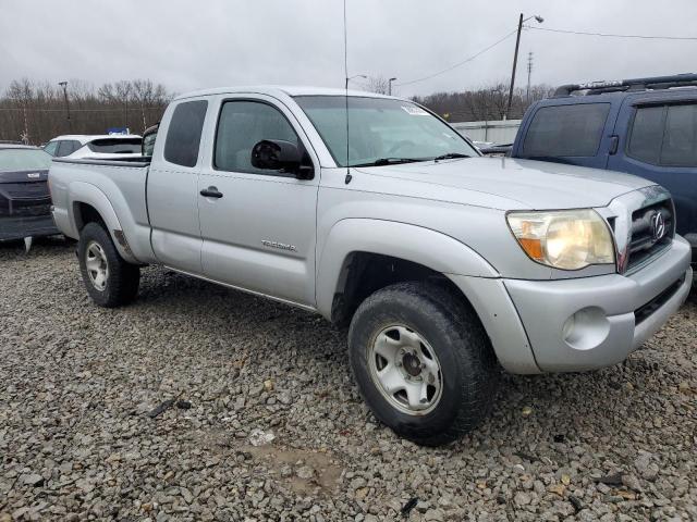 5TETU62N05Z134379 - 2005 TOYOTA TACOMA PRERUNNER ACCESS CAB SILVER photo 4