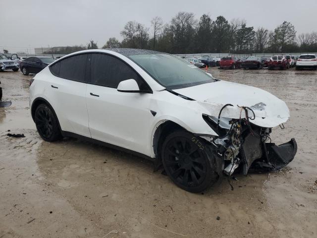 5YJYGAEE3MF136719 - 2021 TESLA MODEL Y WHITE photo 4