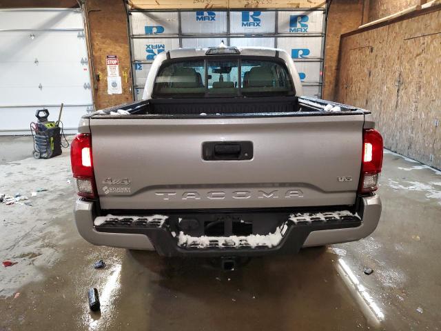 3TMCZ5ANXJM143594 - 2018 TOYOTA TACOMA DOUBLE CAB 银色 照片 6