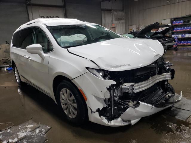 2C4RC1BG3HR521066 - 2017 CHRYSLER PACIFICA TOURING L WHITE photo 4