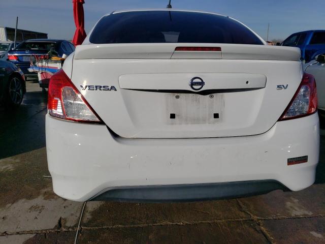 3N1CN7AP0HL891816 - 2017 NISSAN VERSA S WHITE photo 6