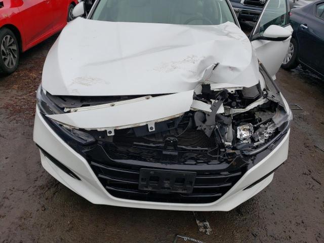 1HGCV2F50JA026883 - 2018 HONDA ACCORD EXL WHITE photo 11