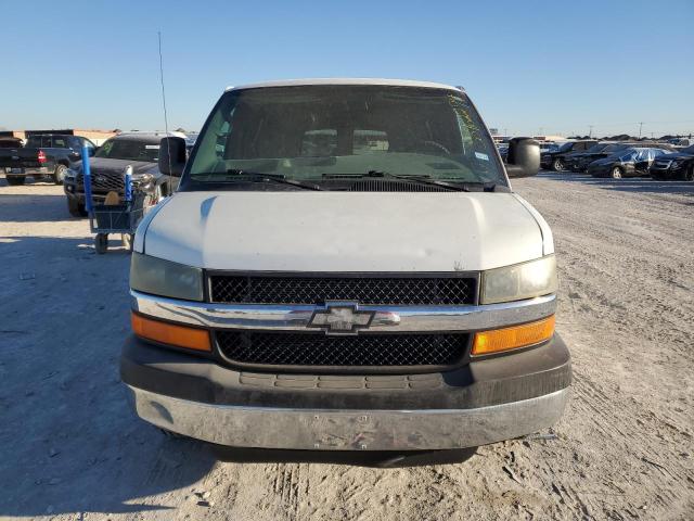 1GAHG39U661189741 - 2006 CHEVROLET EXPRESS G3 WHITE photo 5