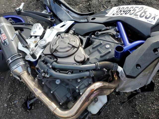 JYARM06E0FA002506 - 2015 YAMAHA FZ07 TWO TONE photo 7