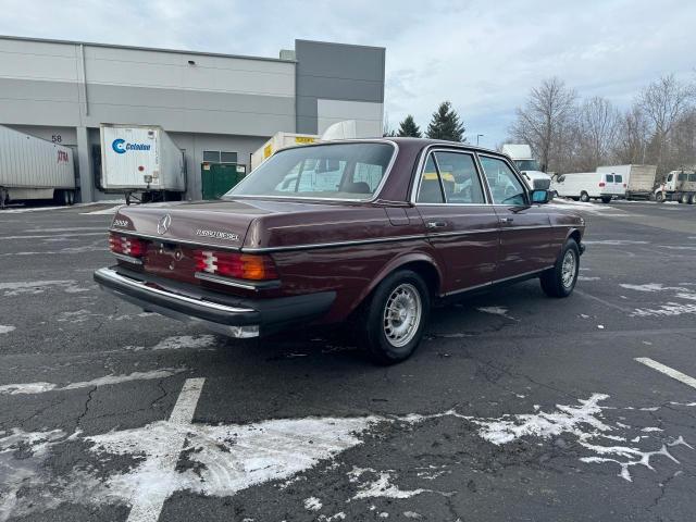 WDBAB33A8EA074707 - 1984 MERCEDES-BENZ 300 DT BURGUNDY photo 4