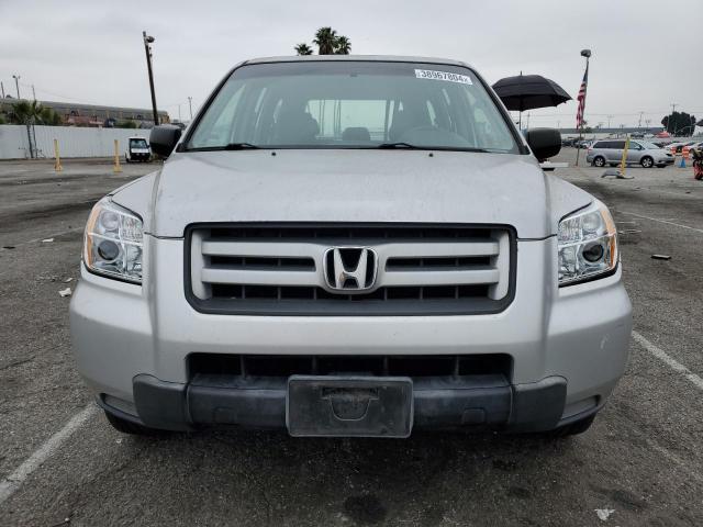 2HKYF18106H519775 - 2006 HONDA PILOT LX SILVER photo 5