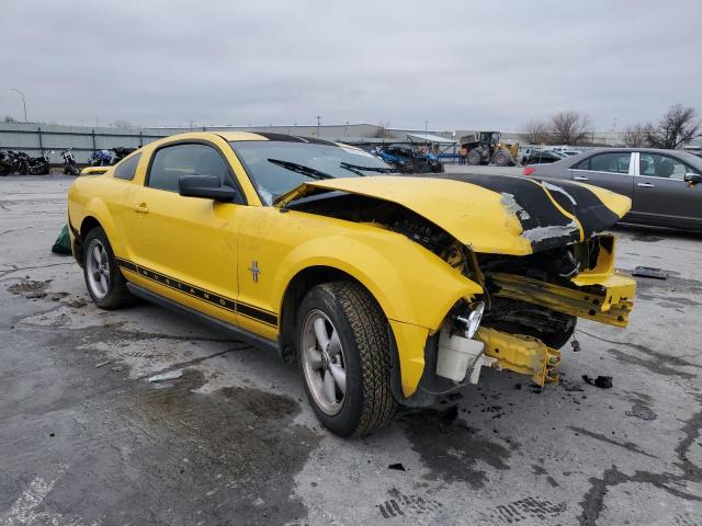 1ZVFT80N665240268 - 2006 FORD MUSTANG YELLOW photo 4
