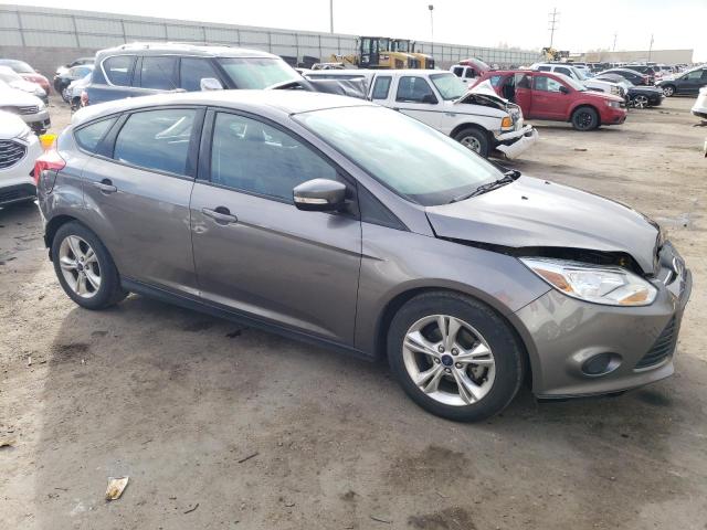 1FADP3K21EL362993 - 2014 FORD FOCUS SE CHARCOAL photo 4