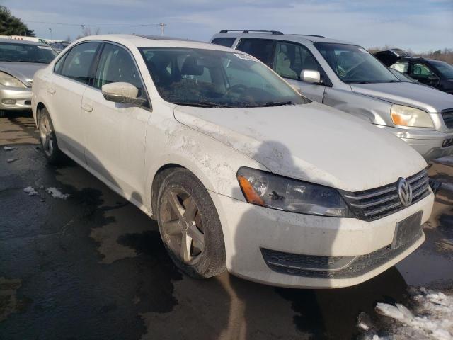 1VWBP7A3XDC096159 - 2013 VOLKSWAGEN PASSAT SE WHITE photo 4