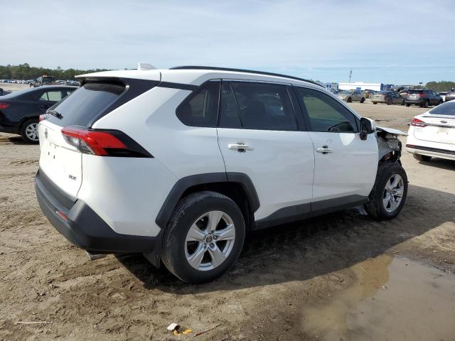 JTMW1RFV5KD022392 - 2019 TOYOTA RAV4 XLE WHITE photo 3