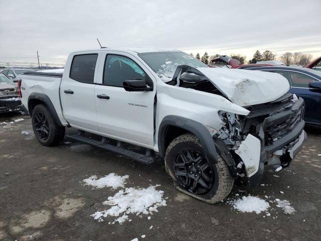 1GCPTEEK3P1124748 - 2023 CHEVROLET COLORADO TRAIL BOSS WHITE photo 4