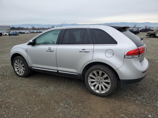 2LMDJ6JKXBBJ33514 - 2011 LINCOLN MKX SILVER photo 2