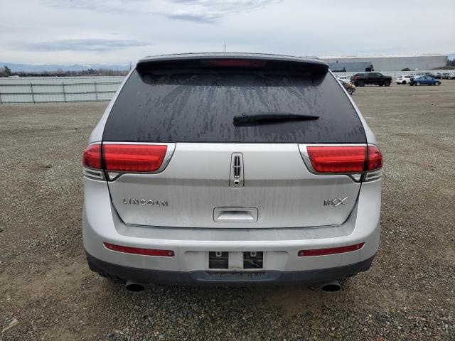 2LMDJ6JKXBBJ33514 - 2011 LINCOLN MKX SILVER photo 6