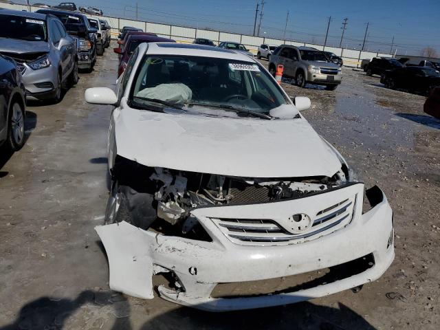 5YFBU4EE5DP094090 - 2013 TOYOTA COROLLA BASE WHITE photo 5