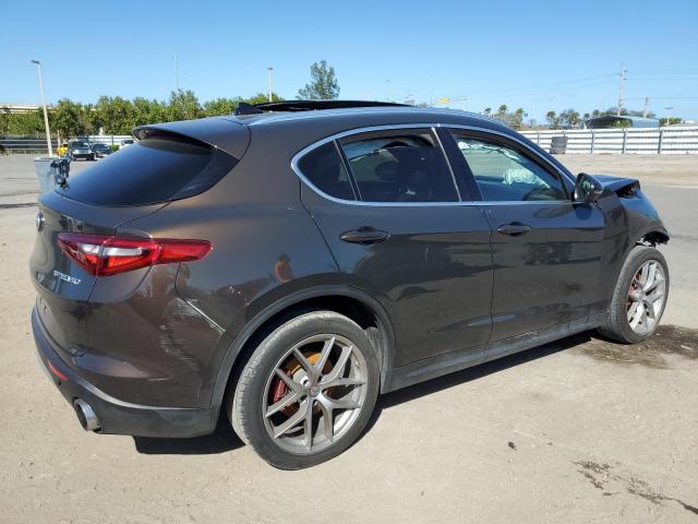 ZASFAKBN3J7B93627 - 2018 ALFA ROMEO STELVIO TI BROWN photo 3