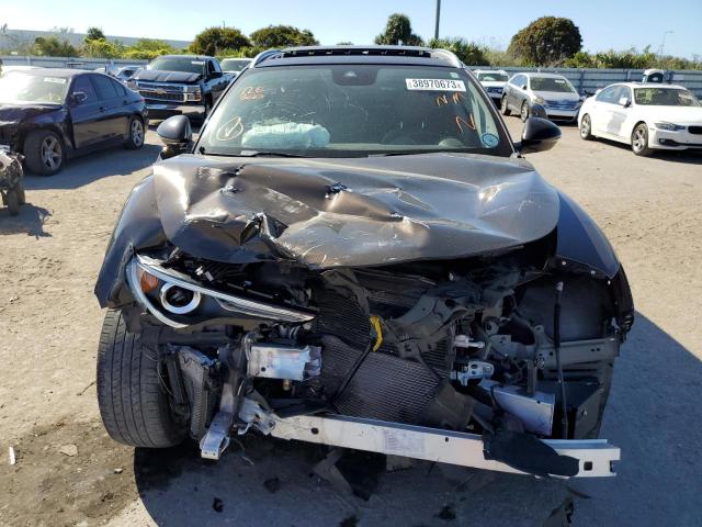 ZASFAKBN3J7B93627 - 2018 ALFA ROMEO STELVIO TI BROWN photo 5