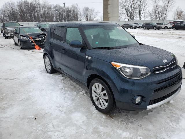 KNDJP3A50J7611750 - 2018 KIA SOUL + BLUE photo 4