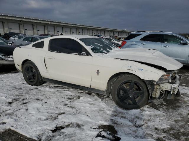 1ZVBP8AM0C5275165 - 2012 FORD MUSTANG WHITE photo 4