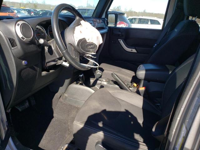 1C4HJWEG2JL938364 - 2018 JEEP WRANGLER U SAHARA SILVER photo 7