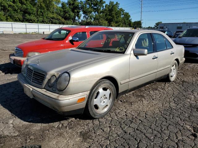 WDBJF72F3VA533277 - 1997 MERCEDES-BENZ E 420 SILVER photo 2