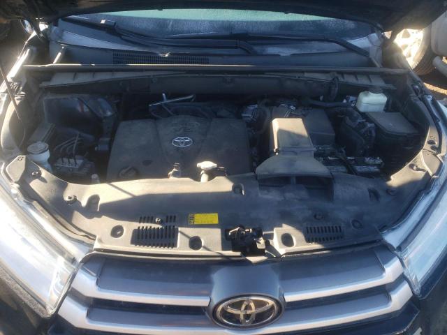 5TDBZRFH3JS804341 - 2018 TOYOTA HIGHLANDER LE BLACK photo 12