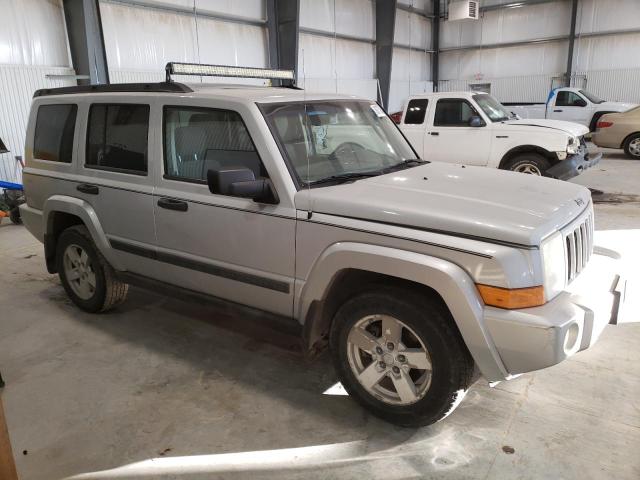 1J8HG48N06C131936 - 2006 JEEP COMMANDER SILVER photo 4