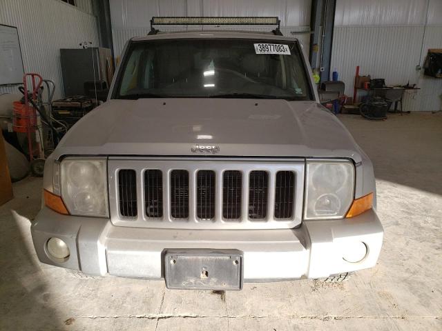 1J8HG48N06C131936 - 2006 JEEP COMMANDER 银色 照片 5