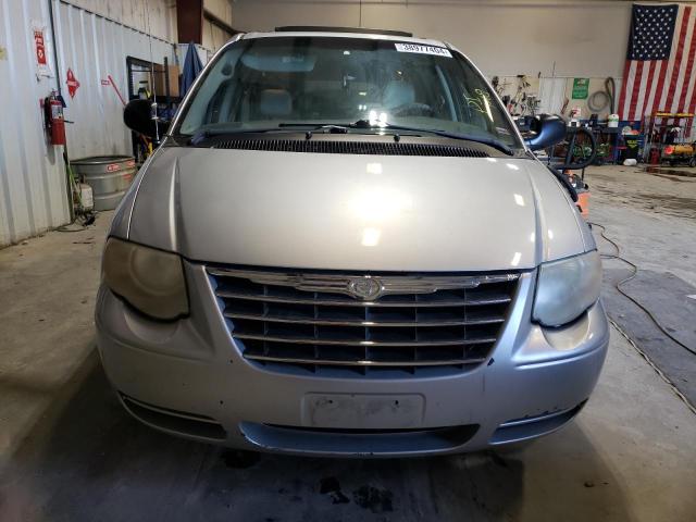 2A4GP54L36R720185 - 2006 CHRYSLER TOWN & COU TOURING SILVER photo 5