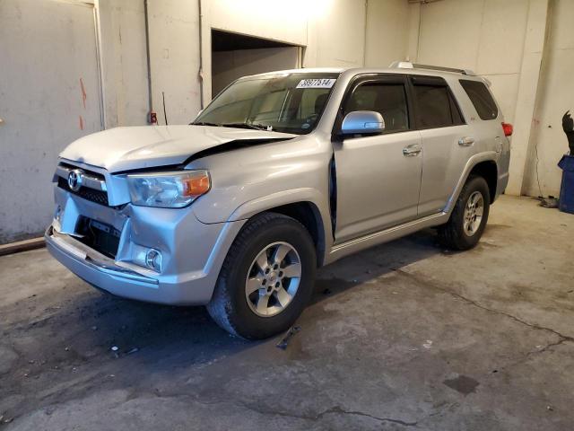 JTEZU5JR1B5030664 - 2011 TOYOTA 4RUNNER SR5 SILVER photo 1