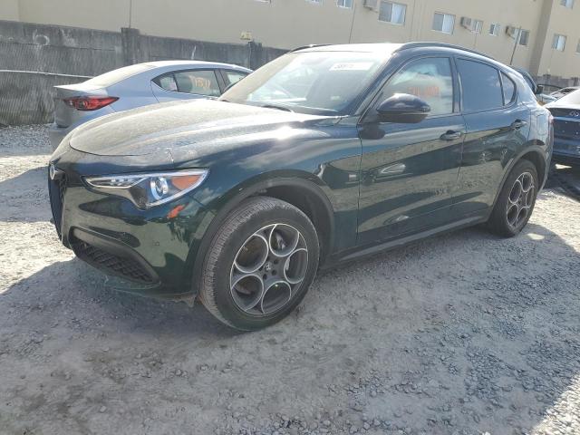 ZASPAJAN5M7D11858 - 2021 ALFA ROMEO STELVIO SPORT Grün Foto 1