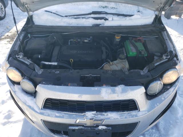 1G1JA5SG6D4236927 - 2013 CHEVROLET SONIC LS ვერცხლისფერი ფოტო 11