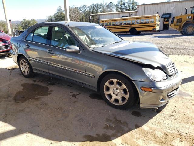 WDBRF61J55F651563 - 2005 MERCEDES-BENZ C 240 GRAY photo 4