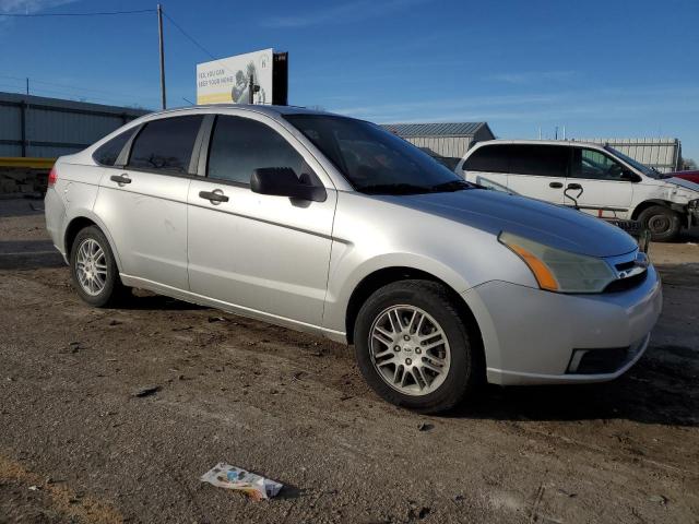 1FAHP3FN9BW152559 - 2011 FORD FOCUS SE SILVER photo 4