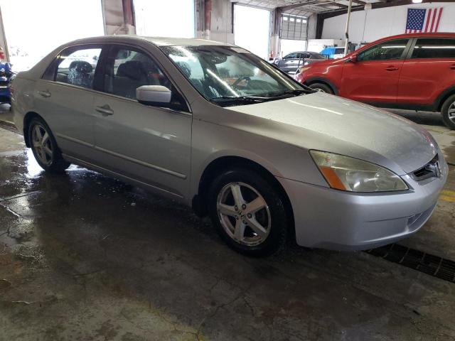 1HGCM56895A024652 - 2005 HONDA ACCORD EX SILVER photo 4