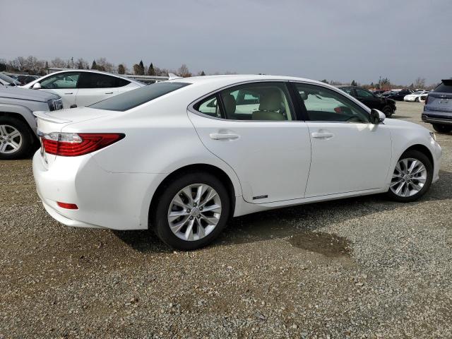 JTHBW1GG6D2033688 - 2013 LEXUS ES 300H WHITE photo 3