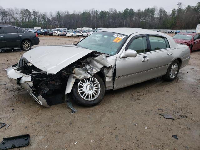 2LNHM82V48X641305 - 2008 LINCOLN TOWNCAR SIGNATURE LIMITED SILVER photo 1