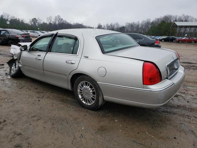 2LNHM82V48X641305 - 2008 LINCOLN TOWNCAR SIGNATURE LIMITED SILVER photo 2